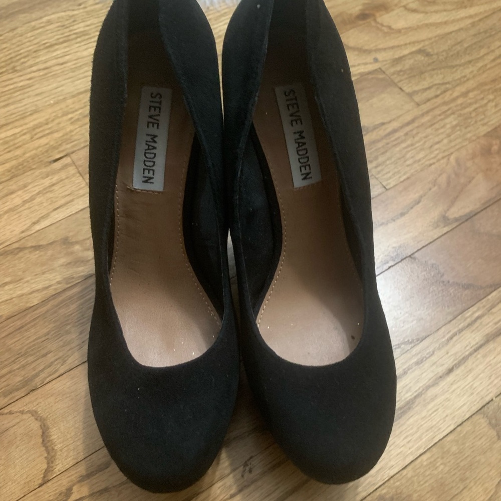 Steve Madden Black Suede Wedges